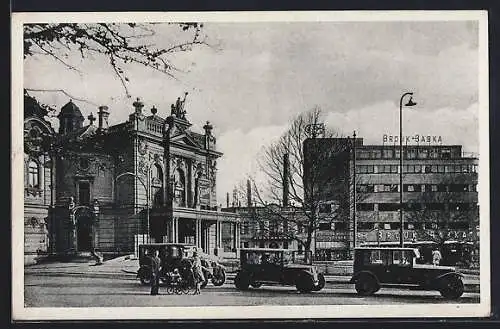 AK Mähr. Ostrau, Ortspartie mit geparkten Autos