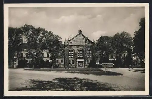 AK Wriezen, Stadthaus von der Kreuzung aus gesehen