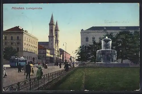 AK München, Strassenbahn vor der Ludwigskirche