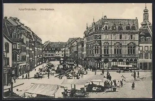 AK Saarbrücken, Marktplatz mit Geschäften und Strassenbahn