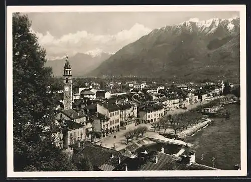 AK Ascona, Ortsansicht gegen Gebirgsmassiv