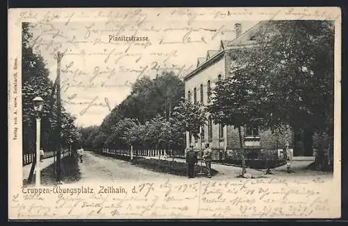 AK Zeithain, Truppen-Übungsplatz, Planitzstrasse mit Soldaten