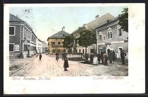 AK Wind. Garsten, Leute auf dem Unteren Marktplatz mit Denkmal