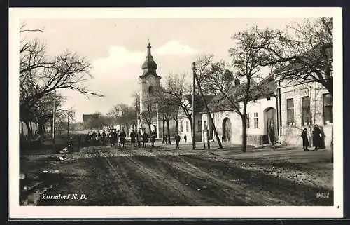 AK Zurndorf /N.-D., Strassenpartie an der Kirche