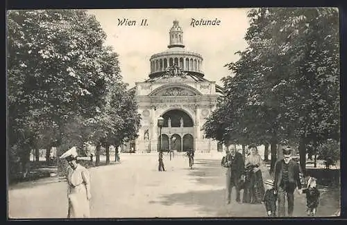 AK Wien, Wiener Prater, Rotunde mit Passanten