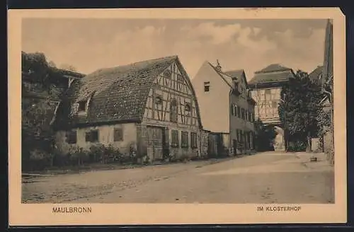 AK Maulbronn, Strasse Im Klosterhof mit Häusern