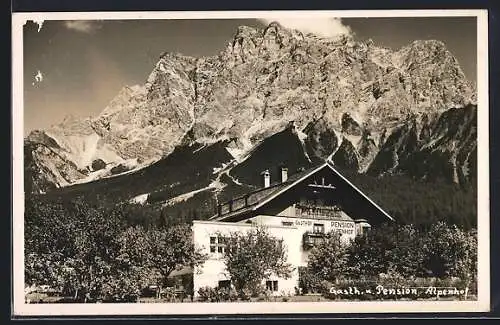 AK Ehrwald, Gasthof und Pension Alpenhof mit Bergpanorama