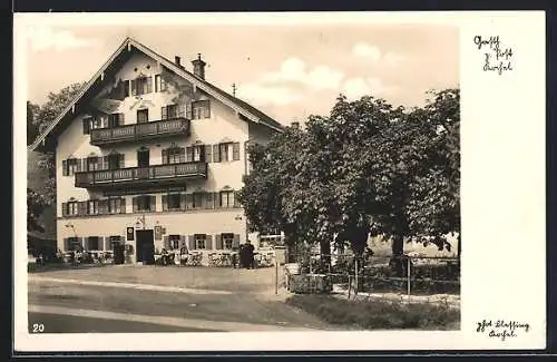 AK Kochel, Menschen vor dem Gasthof zur Post