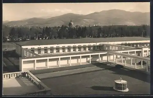 Foto-AK Freiburg i. Br., Krankenhaus, Blick auf den Neubau