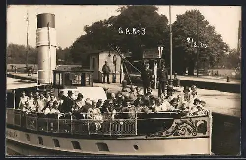 Foto-AK Berlin, Spreeschiff an der Schleuse Charlottenburg