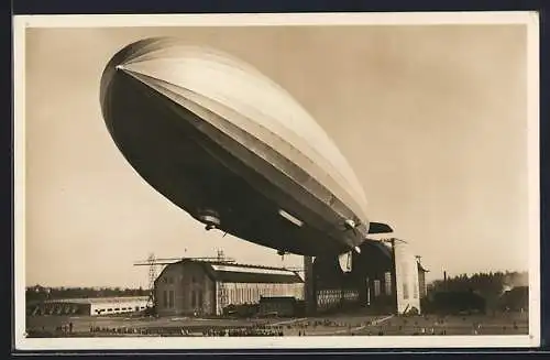 AK Aufstieg Zeppelin LZ 129 Hindenburg