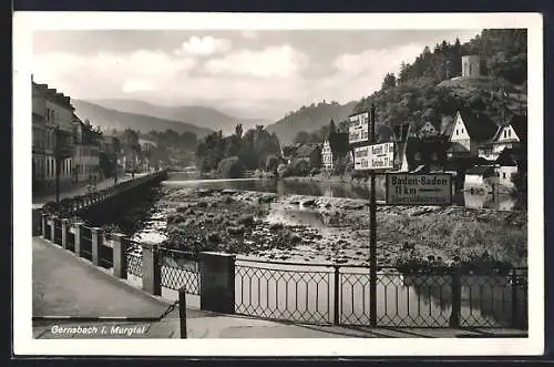 AK Gernsbach i. Murgtal, Promenade mit Wegweiser