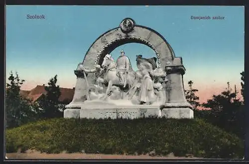 AK Szolnok, Damjanich szobor, Denkmal