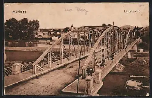 AK Munkacs, Latorca hid, Brücke mit Fluss