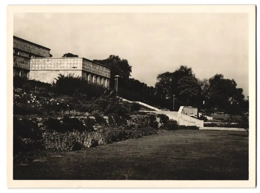 12 Fotografien Ansicht Frankfurt / Main, das neue Verwaltungsgebäude der IG-Farbenindustrie, Architekt: Hans Poelzig 7