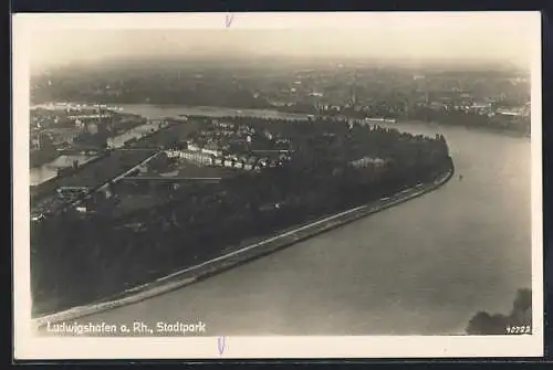 AK Ludwigshafen am Rhein, Gesamtansicht des Ortes von oben