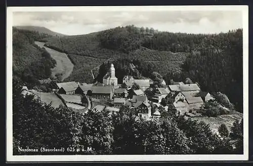 AK Nordenau /Sauerland, Teilansicht mit Kirche