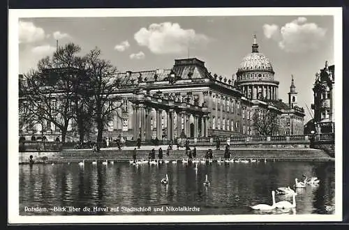 AK Potsdam, Blick über die Havel auf Stadtschloss und Nikolaikirche