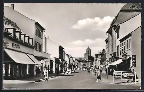 AK Frankenthal /Pfalz, Wormser Strasse mit Geschäften und Kirche