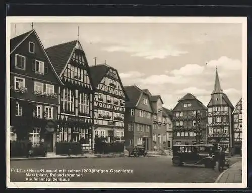 AK Fritzlar /Hess.-Nassau, Marktplatz mit Rolandsbrunnen und Kaufmannsgildenhaus