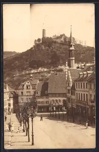 Foto-AK Weinheim / Bergstrasse, Marktplatz mit Blick zur Ruine