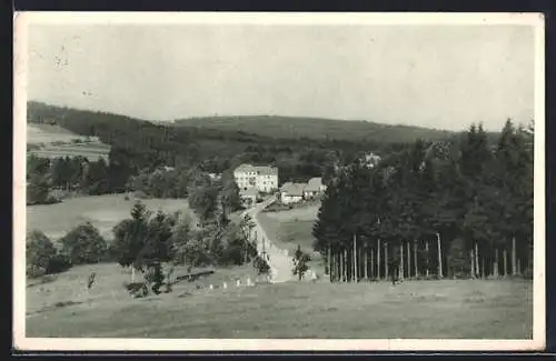 AK Bradlo u Chrudime, Strassenpartie vor Ortschaft