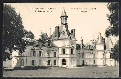 AK Aubergenville, Le Chateau de la Garenne-Facade