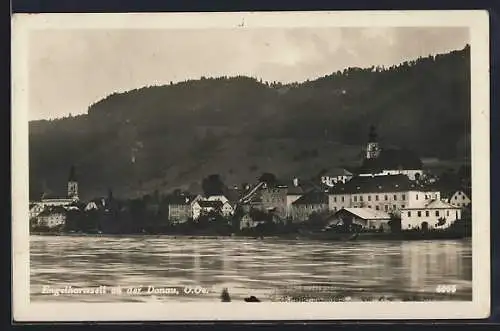 AK Engelhartszell a. d. Donau /O-Oe., Ortsansicht über den Fluss