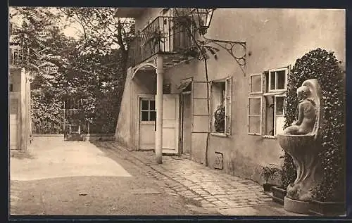 AK Wien, Schubert-Haus, Nussdorferstr. 54-Hof mit Forellenbrunnen