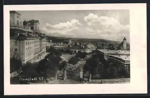 AK Eisenstadt N. D., Ortsansicht aus der Vogelschau