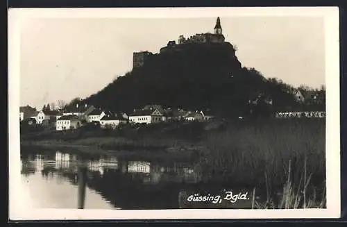 AK Güssing /Bgld., Ortsansicht mit Burg