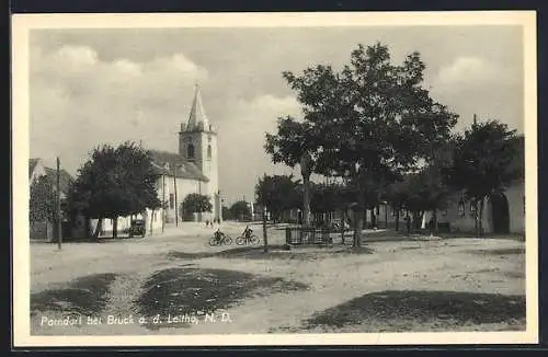 AK Parndorf bei Bruck, Ortspartie mit Kirche