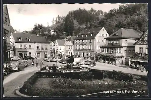 AK Bad Berneck i. Fichtelgebirge, Strassenpartie mit Geschäften