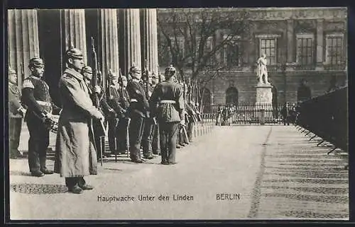 AK Berlin, Hauptwache Strasse Unter den Linden