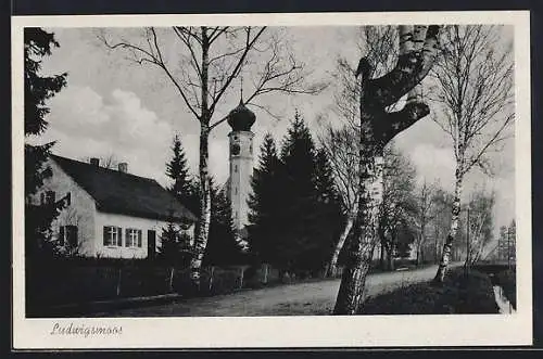 AK Ludwigsmoos, Strassenpartie mit Blick zur Kirche