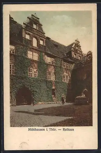 AK Mühlhausen i. Thür., Rathaus, von Efeu bewachsene Fassade