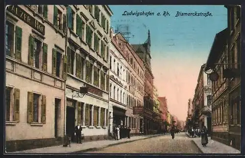 AK Ludwigshafen a. Rh., Bismarckstrasse mit Hotel