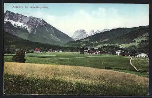 AK Schönau bei Berchtesgaden, Gesamtansicht mit Wiesen und Bergpanorama