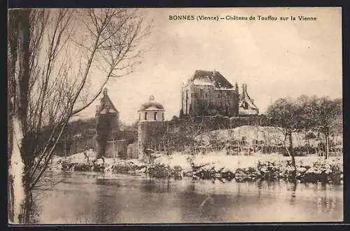 AK Bonnes /Vienne, Château de Touffou sur la Vienne