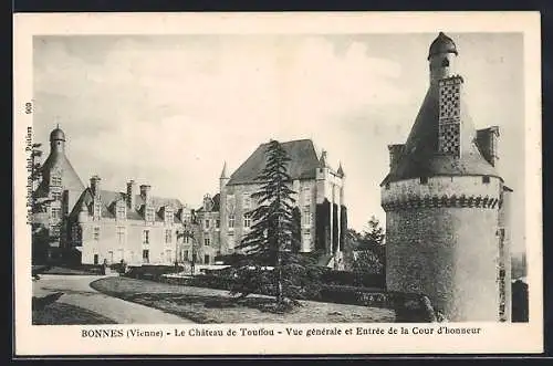 AK Bonnes, Le Château de Touffou, Vue générale et Entrée de la Cour d`Honneur