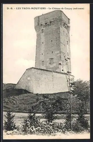 AK Les Trois-Moutiers /D.-B., Le Château de Curcay sud-ouest