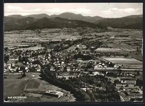 AK Bad Krozingen / Schwarzwald, Panorama vom Thermalkurort