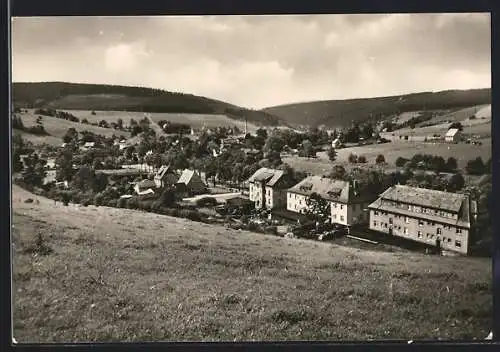 AK Heidersdorf /Erzgeb., Ortsansicht von einem Hang aus