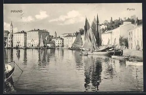 AK Pirano, Hafen mit Segelschiffen, Orts- und Burgblick