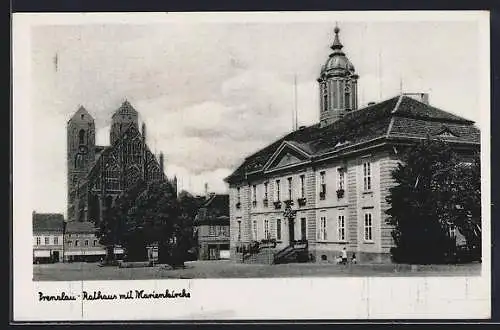 AK Prenzlau, Rathaus mit Marienkirche