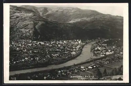 AK Rachov, Gesamtansicht mit Bergpanorama aus der Vogelschau