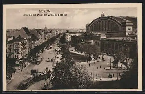 AK Berlin-Kreuzberg, Askanischer Platz mit Anhalter Bahnhof und Strassenbahn aus der Vogelschau