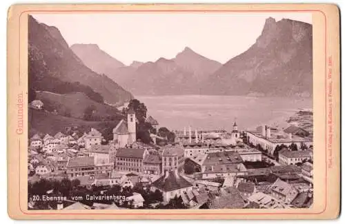 Fotografie Karlmann & Franke, Wien, Ansicht Gmunden, Blick über die Stadt nach dem Ebensee