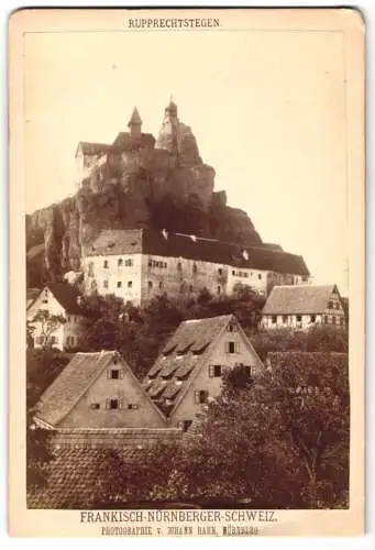 Fotografie Johann Hahn, Nürnberg, Ansicht Rupprechtstegen, Teilansicht des Ortes mit Blick zur Burg