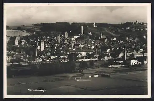 AK Ravensburg / Württ., Ortsansicht mit Bolzplatz aus der Vogelschau